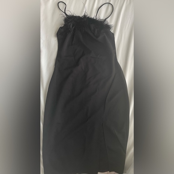 Size Large Mid-Length Black Feather Dress - Picture 3 of 5